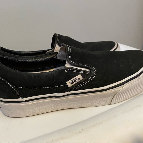 Black slip on vans - Picture 1 of 5